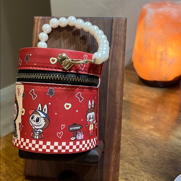 30 Piece LIp Gloss Set with pearl handle - Picture 2 of 6